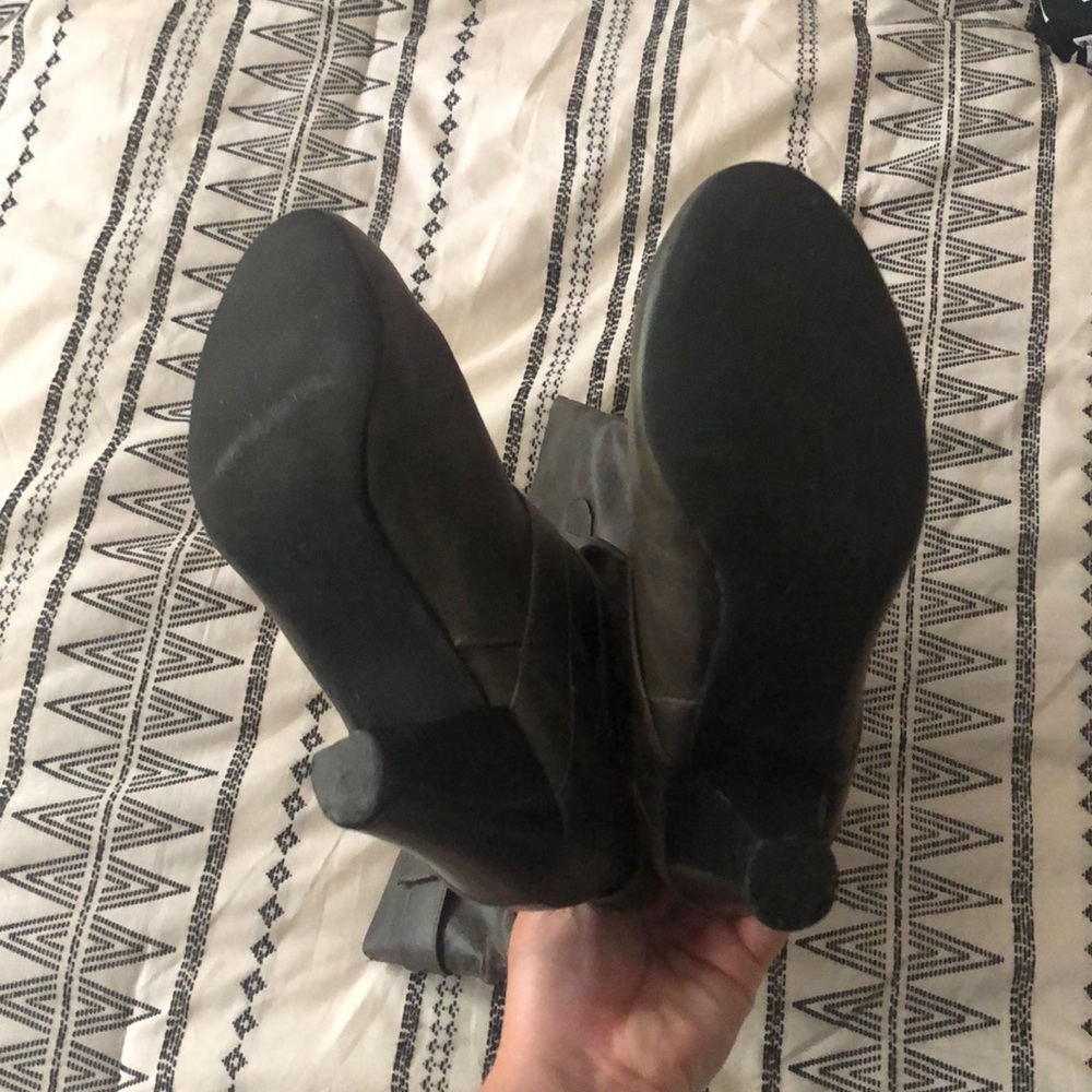 Gray boots - Picture 2 of 2